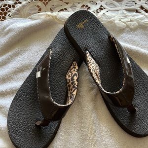 San ok flip flops size 11